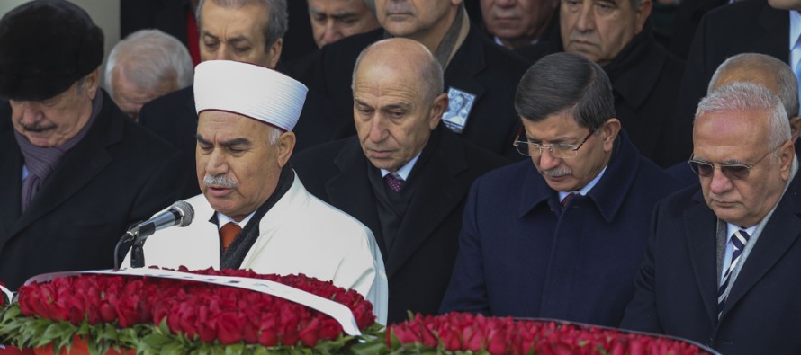 Başbakan Davutoğlu Gülseren Özdemir’in Cenaze Törenine Katıldı