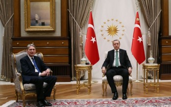 Cumhurbaşkanı Erdoğan, Birleşik Krallık Dışişleri Bakanı Hammond’ı Kabul Etti