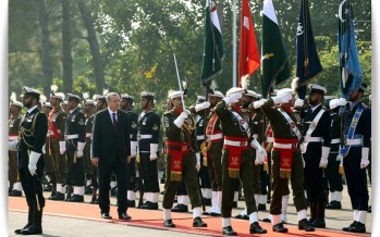Cumhurbaşkanı Recep Tayyip Erdoğan, Pakistan’da Resmî Törenle Karşılandı