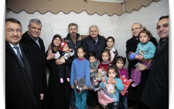Başbakan Binali Yıldırım, Suriyeli aileyi ziyaret etti