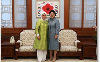 Emine Erdoğan, Güney Kore Cumhurbaşkanı Moon’un eşi Kim Junk Sook ile bir araya geldi