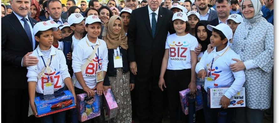 Cumhurbaşkanı Erdoğan, İstanbul Gençlik Festivali’nde gençlerle buluştu