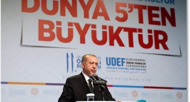Ülkemize gelen öğrencilere sadece okullarımızı değil gönül dünyamızı da açıyoruz
