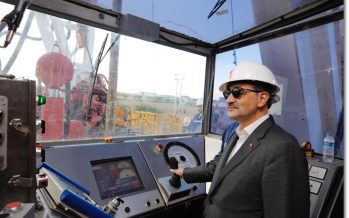Enerji ve Tabii Kaynaklar Bakanı Fatih Dönmez, Türkiye Petrolleri Anonim Ortaklığı (TPAO) Lüleburgaz sahasında incelemelerde bulundu.