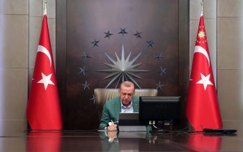 Cumhurbaşkanı Erdoğan, Cumhurbaşkanlığı Kabinesi üyeleri ile video konferans aracılığıyla görüştü
