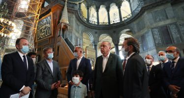 Cumhurbaşkanı Erdoğan, Ayasofya Camii’nde incelemelerde bulundu