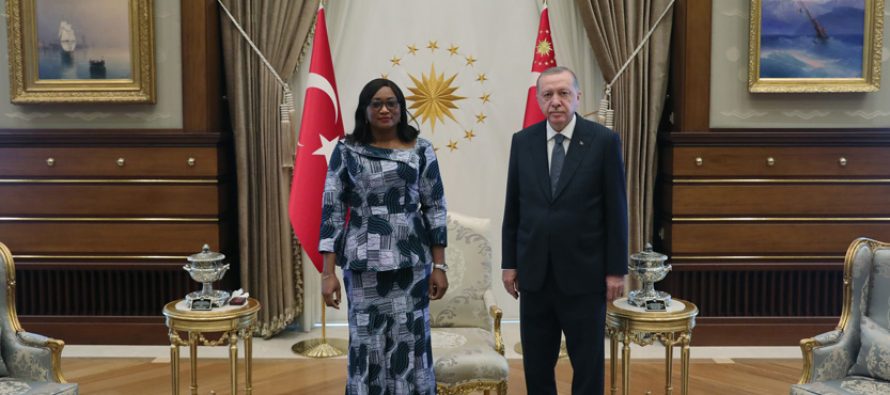 Cumhurbaşkanı Erdoğan, Fildişi Sahili Büyükelçisi Khadidjata Toure’yi, kabul etti.