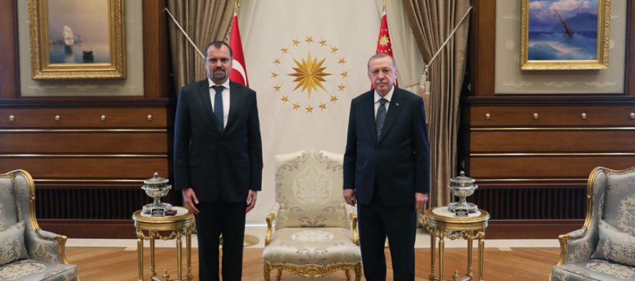 Cumhurbaşkanı Erdoğan, Polonya Büyükelçisi Jakub Kumoch’u, Cumhurbaşkanlığı Külliyesinde kabul etti.