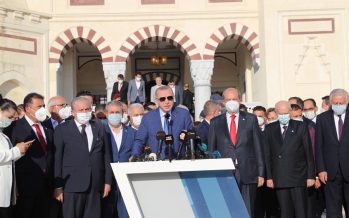 Cumhurbaşkanı Erdoğan, Kurban Bayramı Namazı’nı Lefkoşa Hala Sultan Camii’nde kıldı