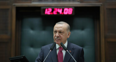 “Türkiye’yi, eşiğinde olduğu bölgesel ve küresel siyasi, ekonomik, demokratik liderlik düzeyine mutlaka çıkartacağız”