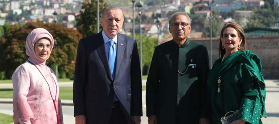 Cumhurbaşkanı Erdoğan, Pakistan Cumhurbaşkanı Alvi ile görüştü
