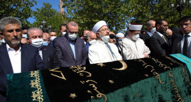 Cumhurbaşkanı Erdoğan, Saadet Partisi YİK Başkanı Asiltürk‘ün cenaze törenine katıldı