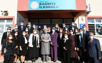 Emine Erdoğan, Antalya’nın Serik ilçesindeki Kadriye İlkokulunun kütüphanesinin açılışına katıldı