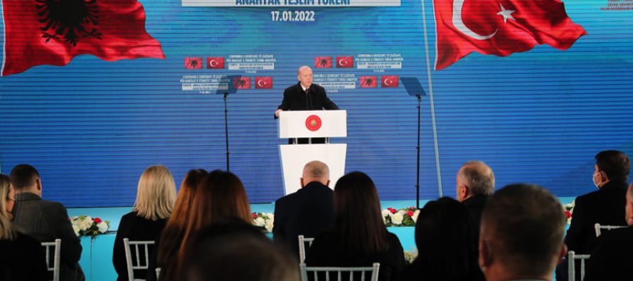 Cumhurbaşkanı Erdoğan, Türkiye-Arnavutluk Deprem Konutları Anahtar Teslim Töreni’ne katıldı
