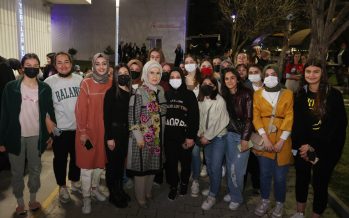 Emine Erdoğan, KYK Hacı Ömer Sabancı Kız Öğrenci Yurdu’nda öğrencilerle birlikte iftar yaptı