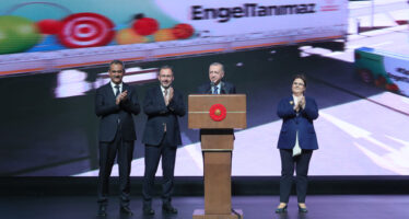 Cumhurbaşkanı Erdoğan, “İnsanlarımızın tamamının imkânlardan eşit derecede faydalanmasını sağlamak bizlerin temel görevidir”