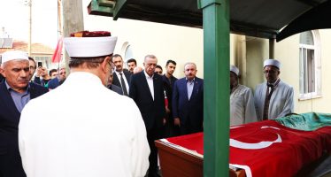 Cumhurbaşkanı Erdoğan, madenci Gürdal Serenli’nin cenaze törenine katıldı