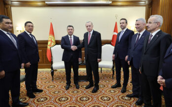 Cumhurbaşkanı Erdoğan, Kırgızistan Cumhurbaşkanı Caparov ile bir araya geldi