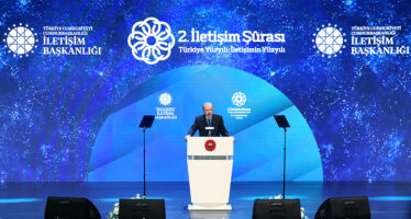 “Dezenformasyonun her çeşidiyle mücadeleyi millî güvenlik meselesi olarak görüyoruz”